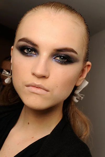 Look 1